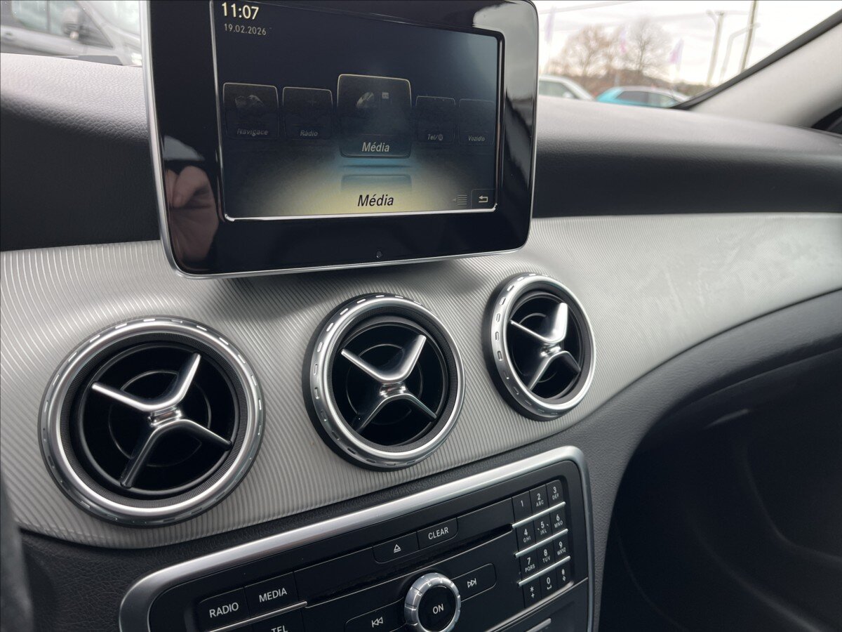 Mercedes-Benz GLA Hatchback 1,6 l 115 kw