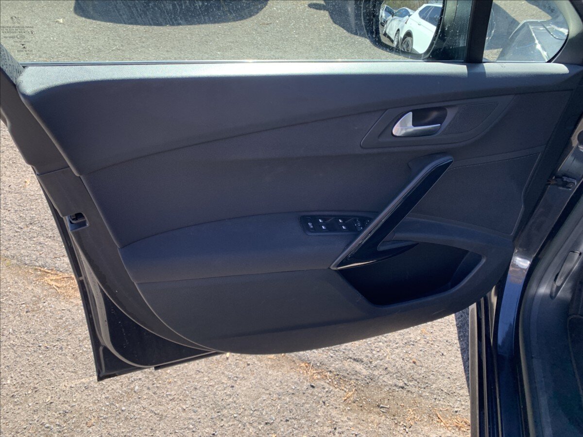 Peugeot 508 Sedan / Limuzína 2,0 l 120 kw