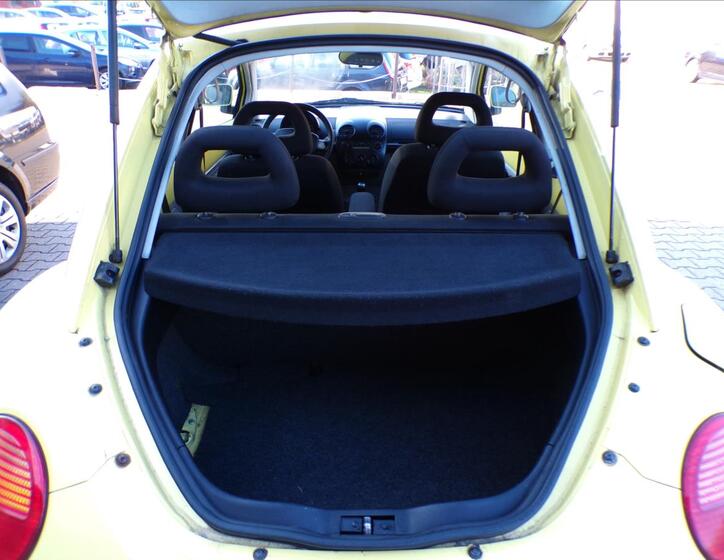 Volkswagen New Beetle 13