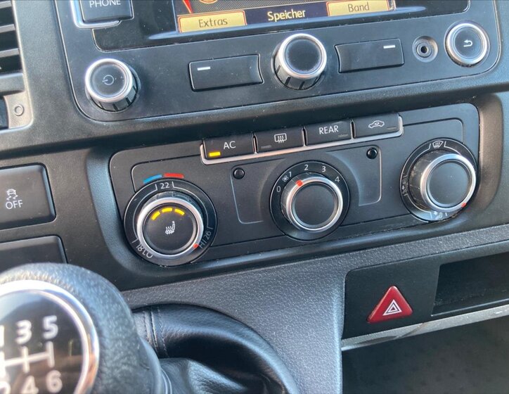 Volkswagen Caravelle 22