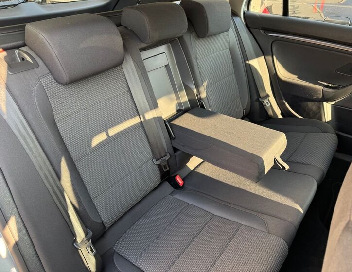 Volkswagen Golf Kombi 1,6 l 77 kw