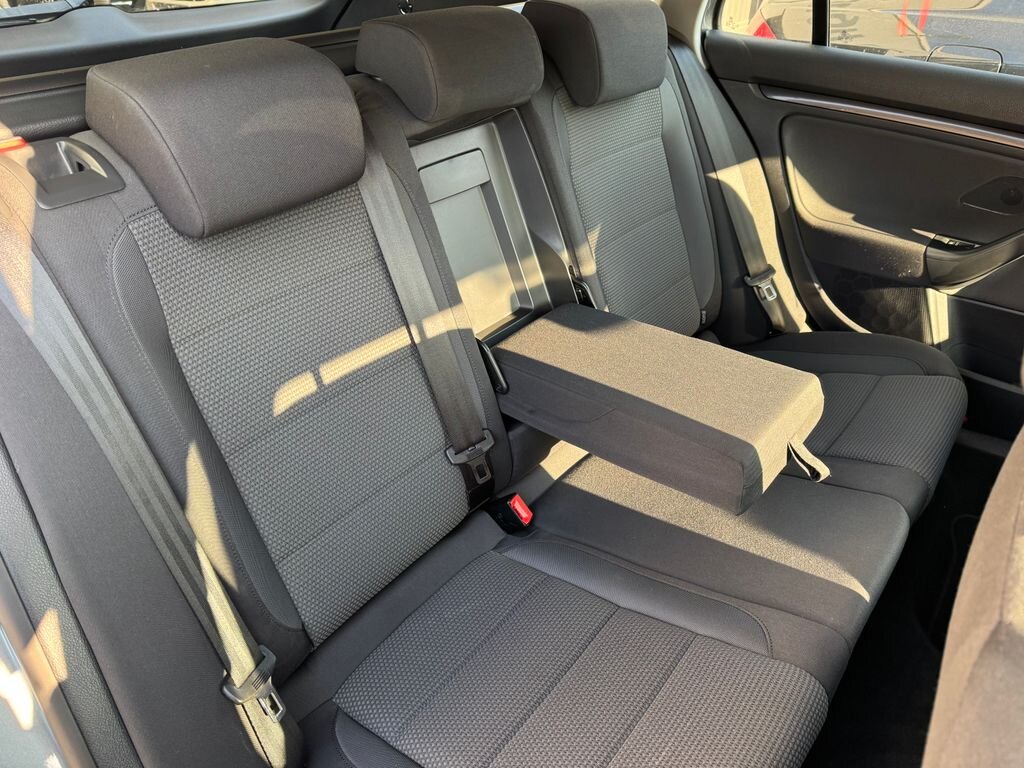 Volkswagen Golf Kombi 1,6 l 77 kw