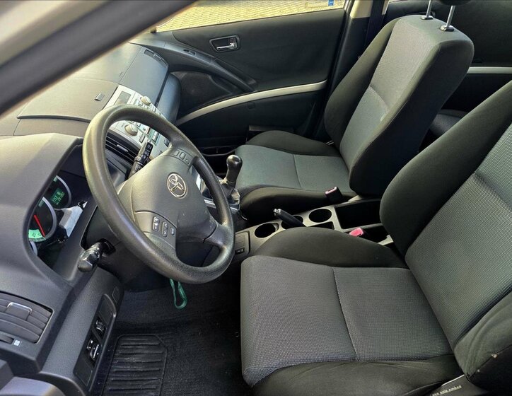 Toyota Corolla Verso 11