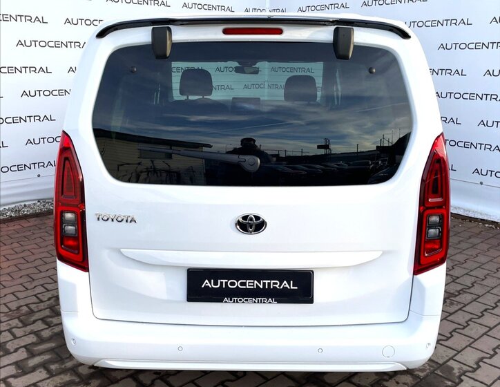 Toyota ProAce City Verso MPV 1,2 l 81 kw