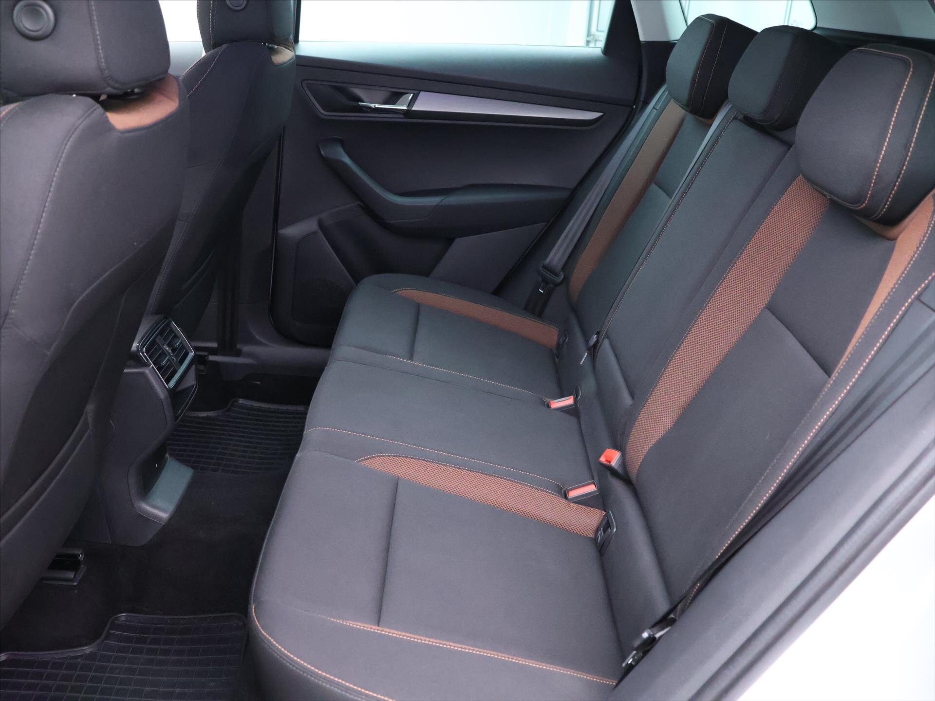 Škoda Karoq SUV / Terénní 2,0 l 110 kw