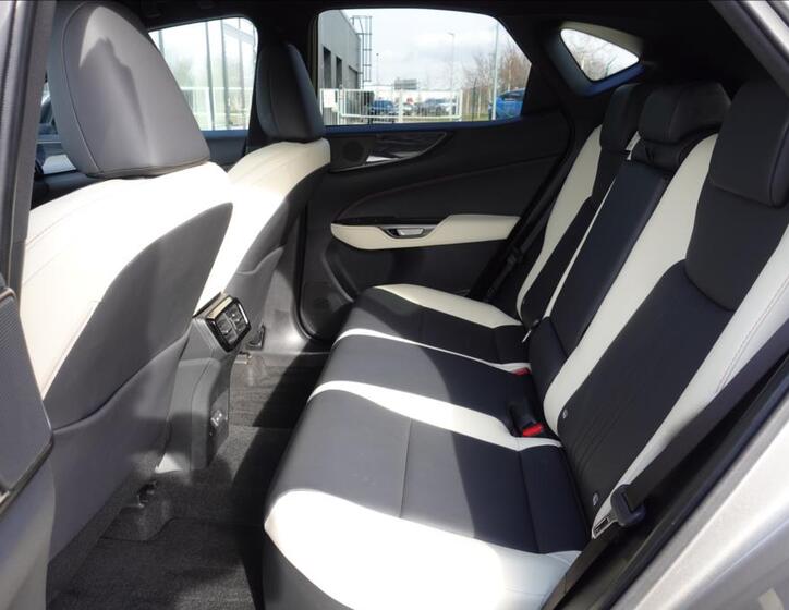 Lexus NX 350h 12