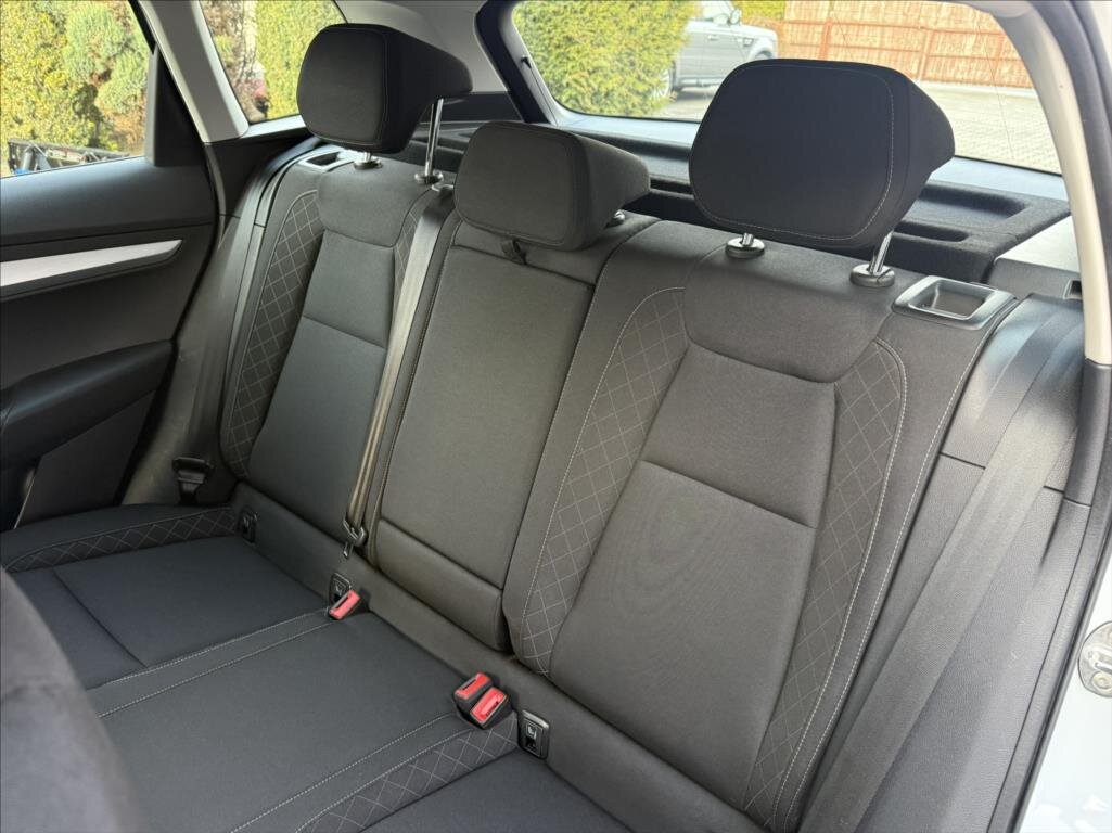 Škoda Karoq SUV / Terénní 1,6 l 85 kw