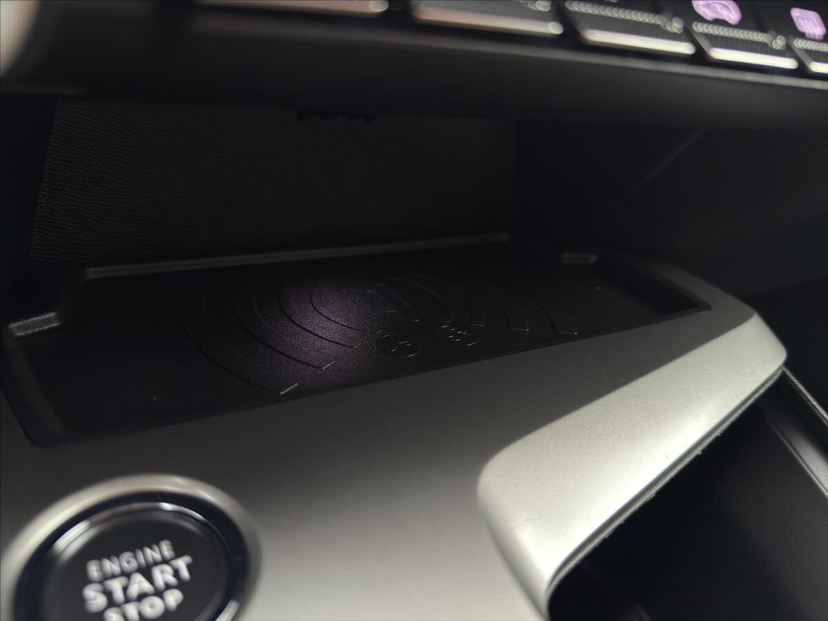 Peugeot 408 Liftback 1,2 l 96 kw