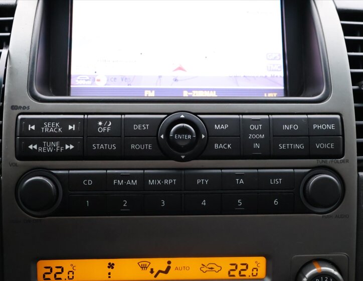 Nissan Pathfinder 25