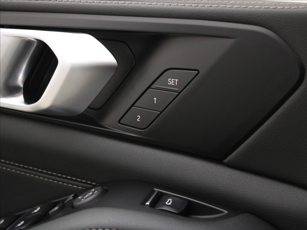 BMW X5 SUV / Terénní 3,0 l 210 kw