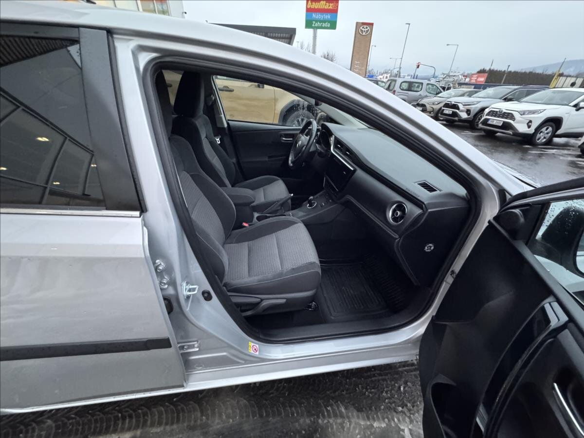 Toyota Auris Hatchback 1,8 l 73 kw
