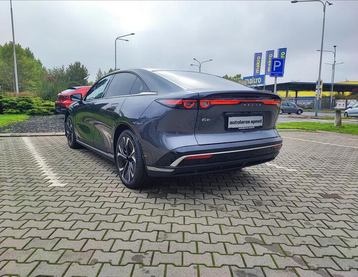 Mazda 6e 5