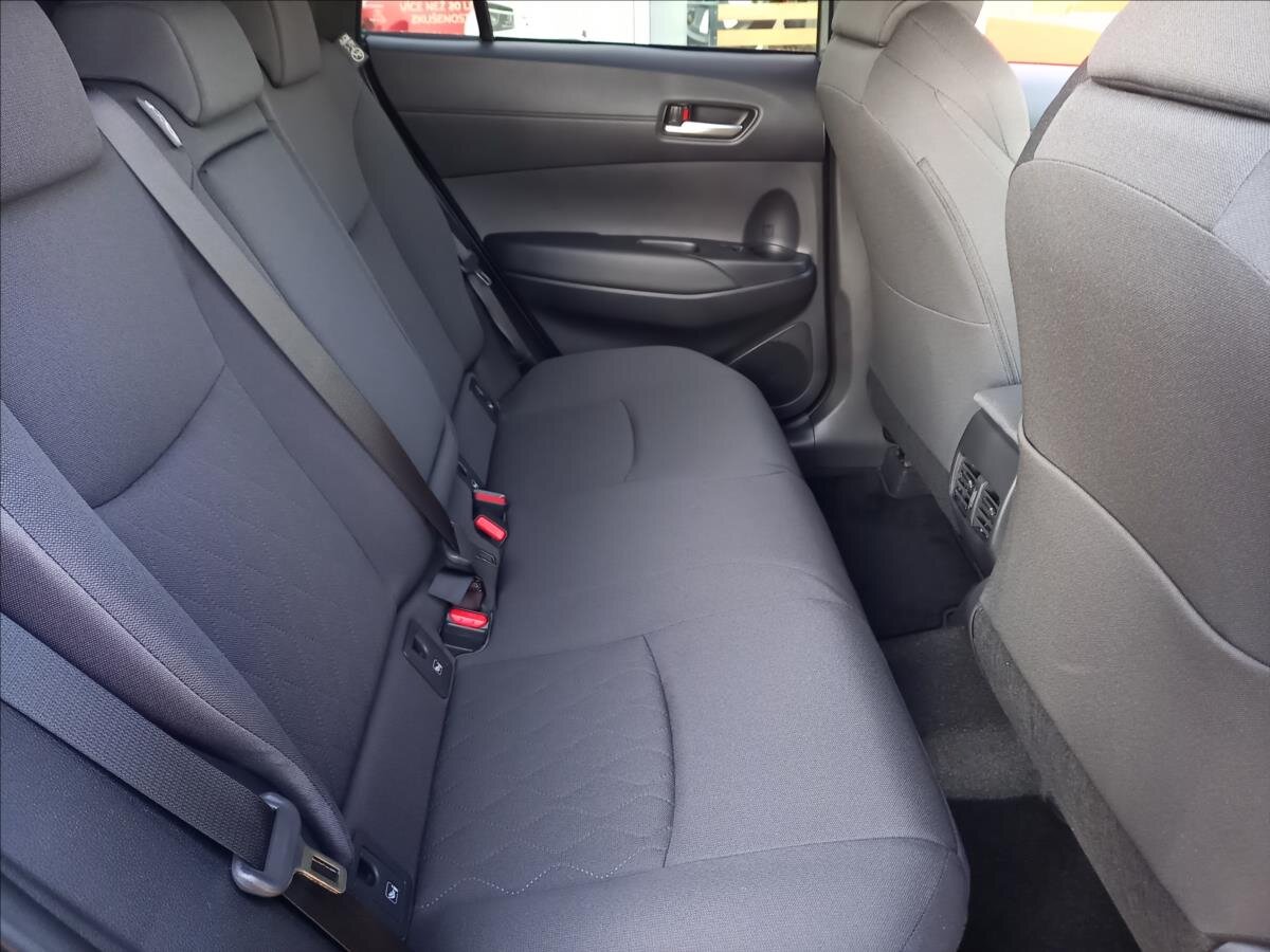 Toyota Corolla Cross SUV 1,8 l 70 kw