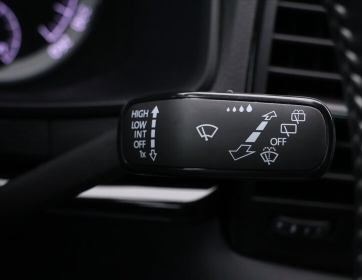 Škoda Karoq SUV 1,5 l 110 kw