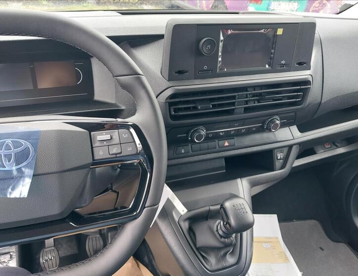 Toyota ProAce Verso 6