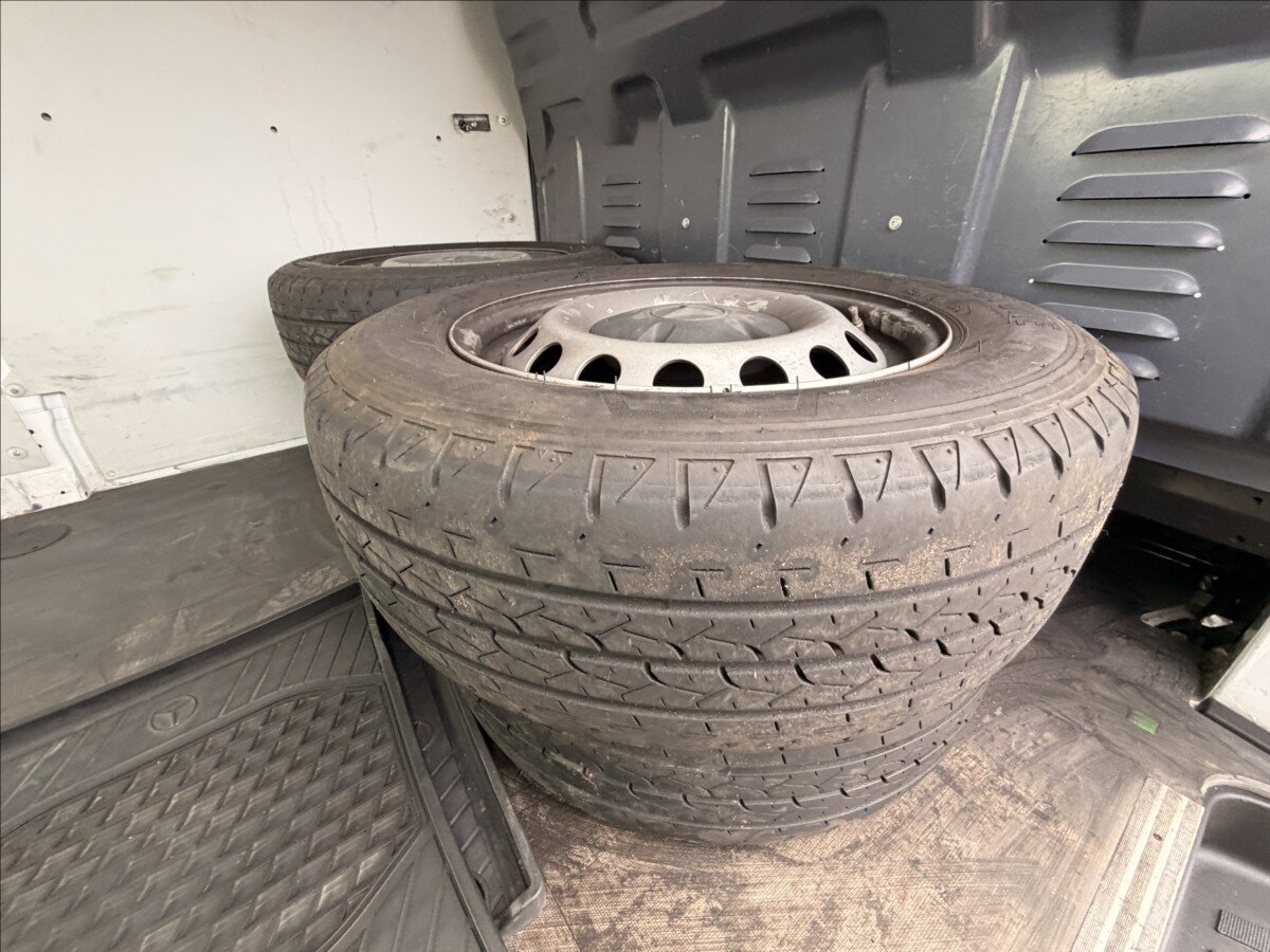 Mercedes-Benz Vito Skříň 2,1 l 100 kw