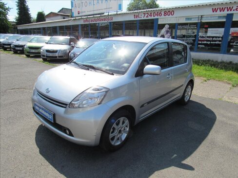 Daihatsu Sirion Hatchback 1,3 l 64 kw