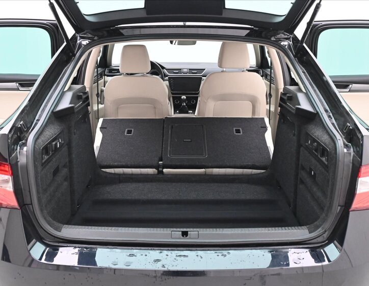 Škoda Superb Liftback 2,0 l 110 kw