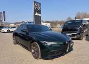 Alfa Romeo Giulia Sedan / Limuzína 2,0 l 206 kw