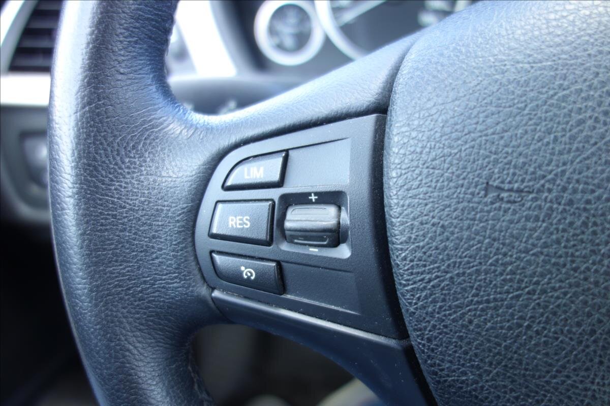 BMW Řada 3 Sedan / Limuzína 2,0 l 105 kw