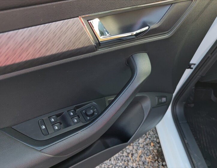 Škoda Karoq SUV 1,5 l 110 kw