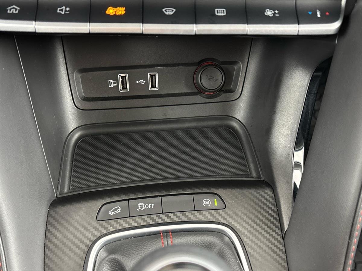 MG ZS SUV / Terénní 1,5 l 78 kw