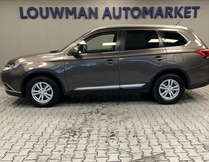Mitsubishi Outlander SUV 2,3 l 110 kw
