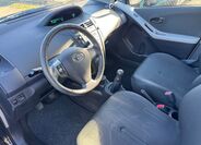 Toyota Yaris 8