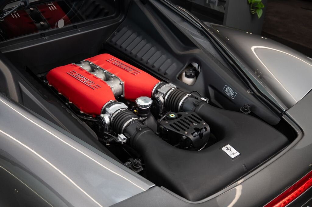 Ferrari 458 Kupé 4,5 l 416 kw