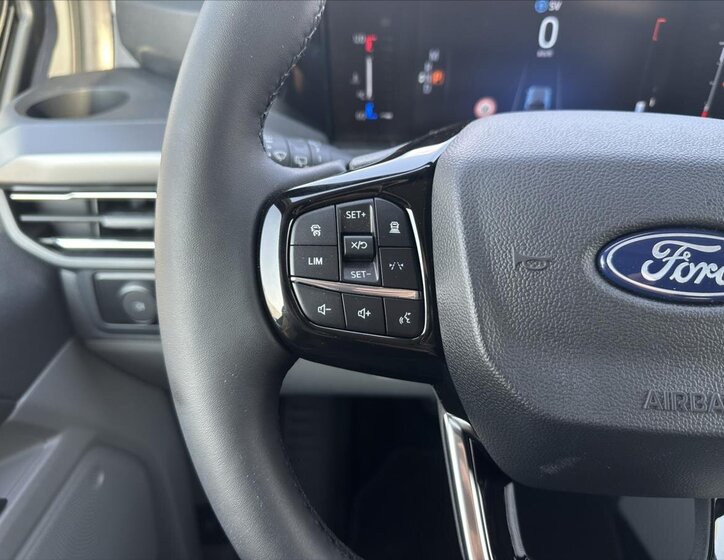 Ford Tourneo Custom 31