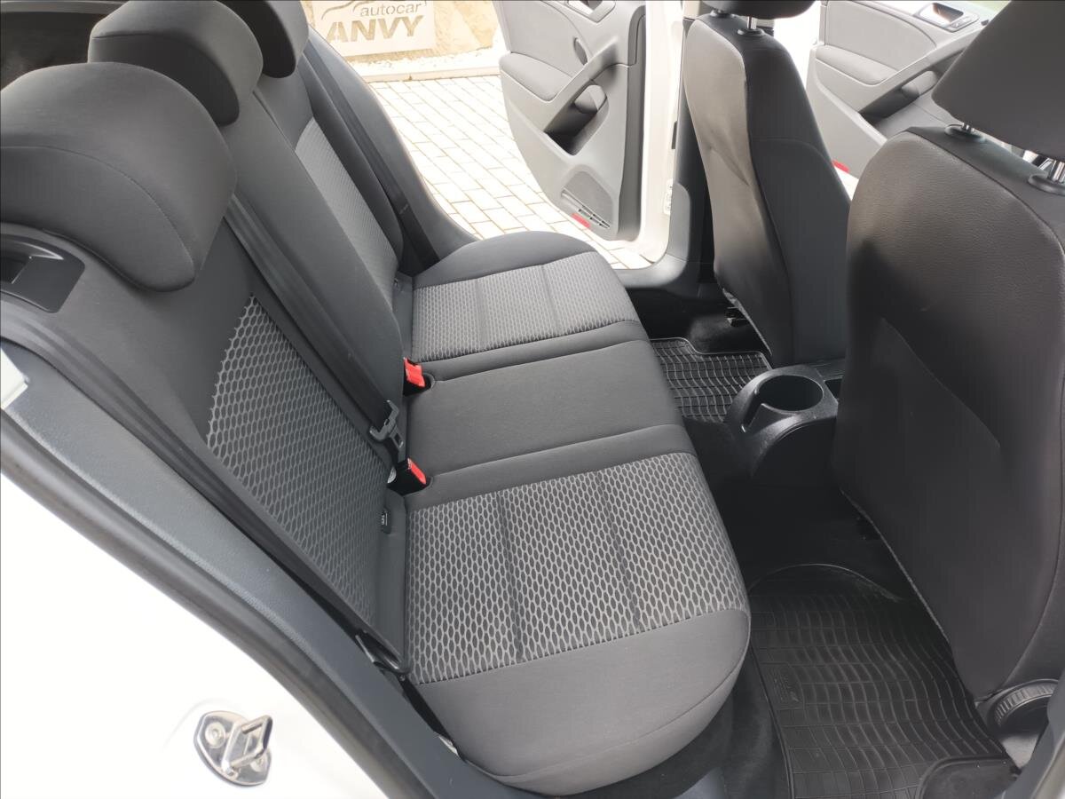 Volkswagen Golf Hatchback 1,4 l 59 kw