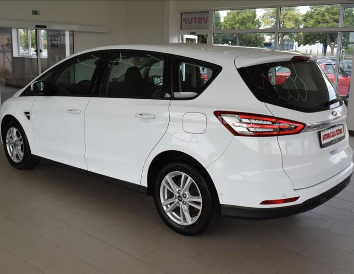 Ford S-MAX 8