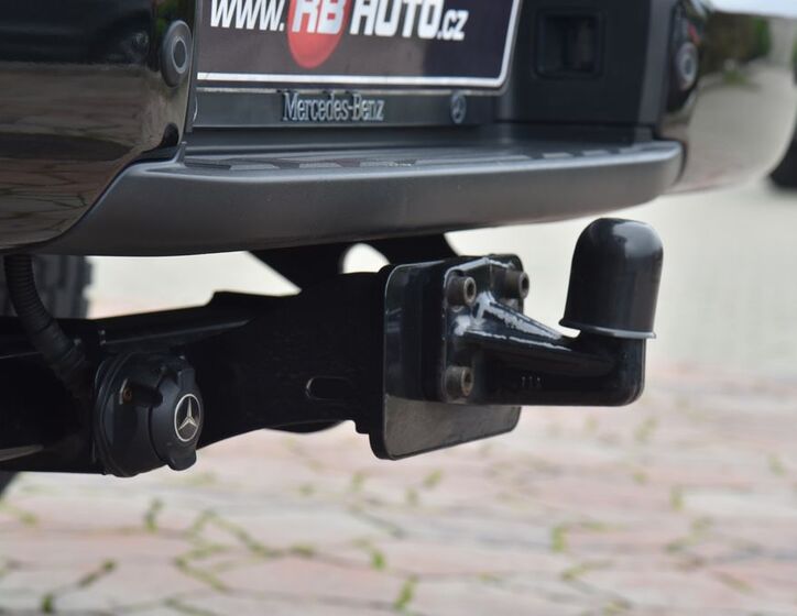 Mercedes-Benz Třídy X 12