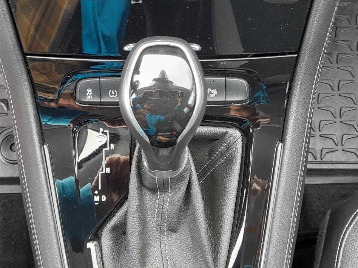 Opel Grandland X SUV 1,6 l 133 kw