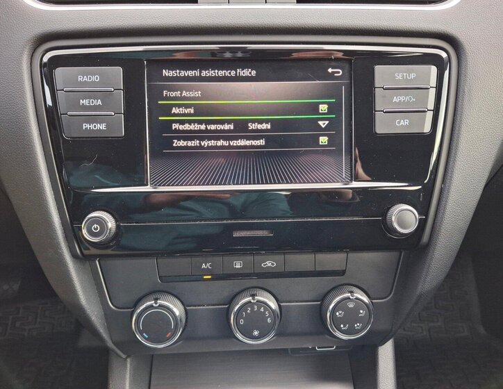 Škoda Octavia Sedan / Limuzína 1,5 l 110 kw