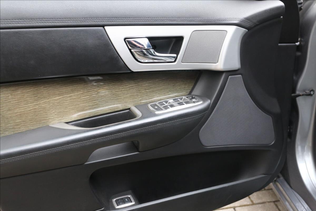 Jaguar XF Kombi 3,0 l 177 kw