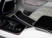 Mercedes-Benz Ostatní Sedan / Limuzína 6,0 l 450 kw