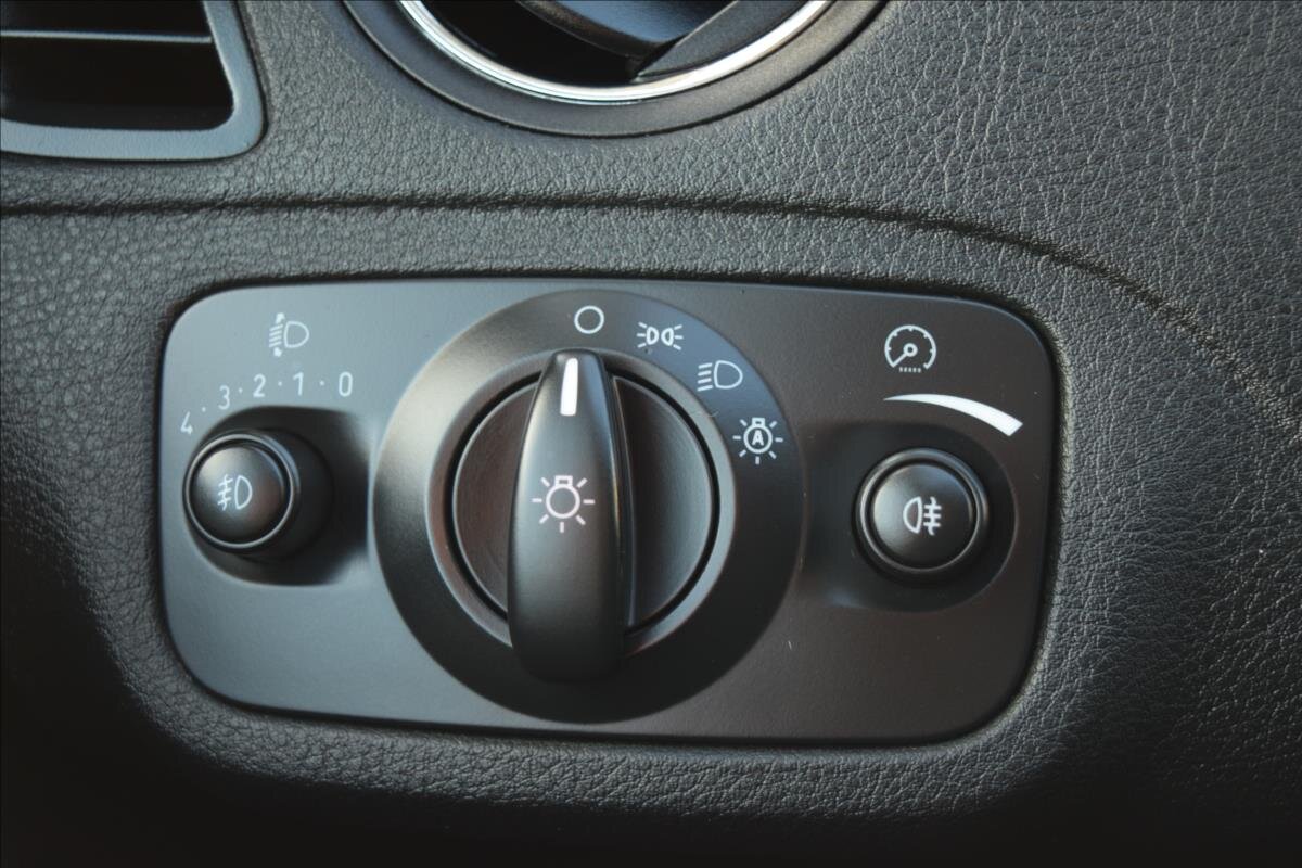 Ford S-MAX MPV 2,0 l 107 kw