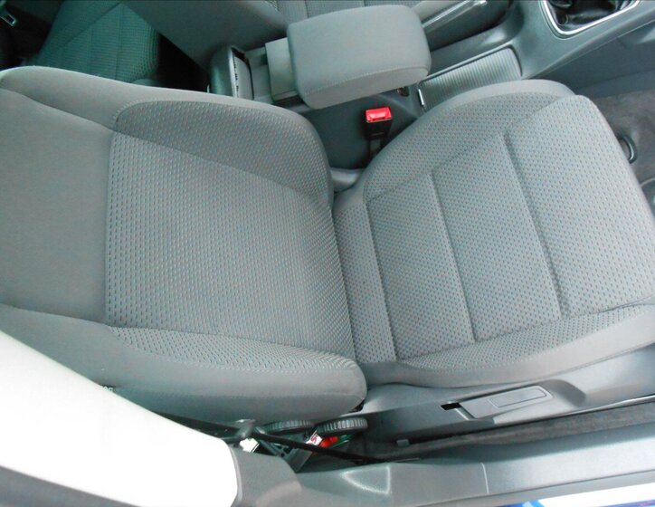 Volkswagen Jetta Sedan 2,0 l 103 kw