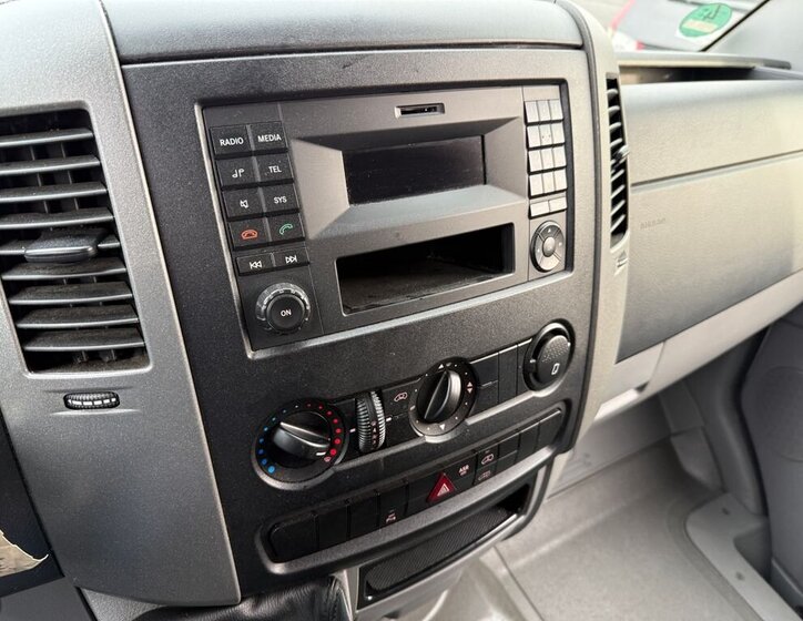 Volkswagen Crafter 9