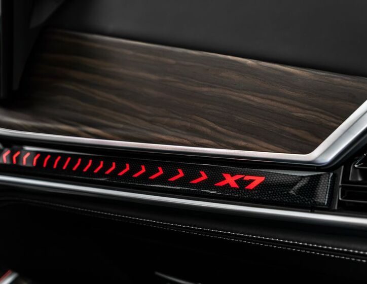 BMW X7 28