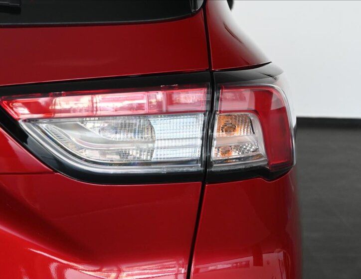 Ford Kuga SUV / Terénní 1,5 l 88 kw