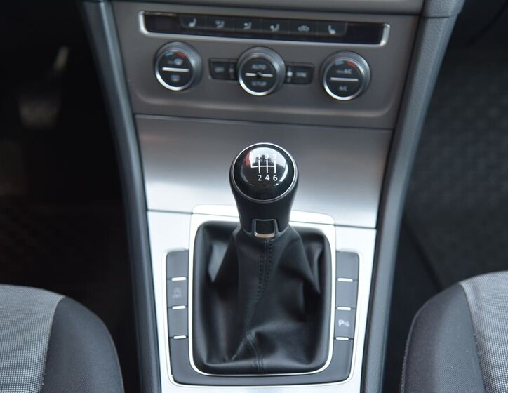 Volkswagen Golf Hatchback 1,2 l 77 kw