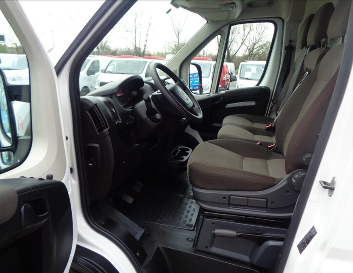 Peugeot Boxer Ostatní 2,2 l 121 kw