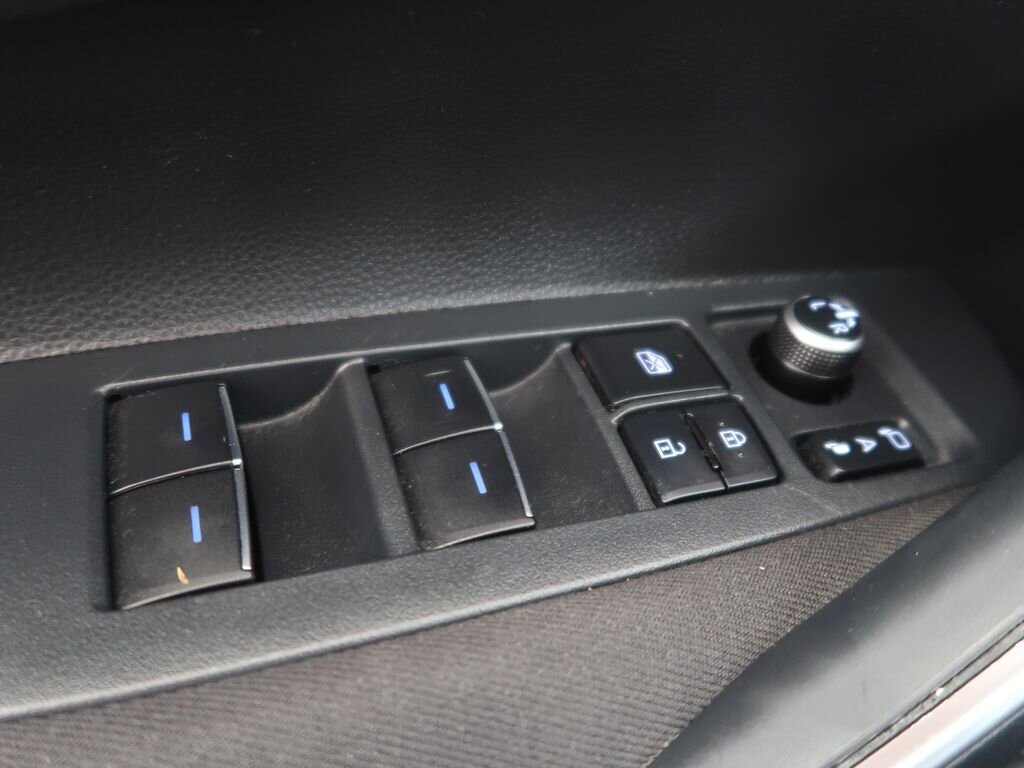 Toyota Corolla Sedan / Limuzína 1,5 l 92 kw