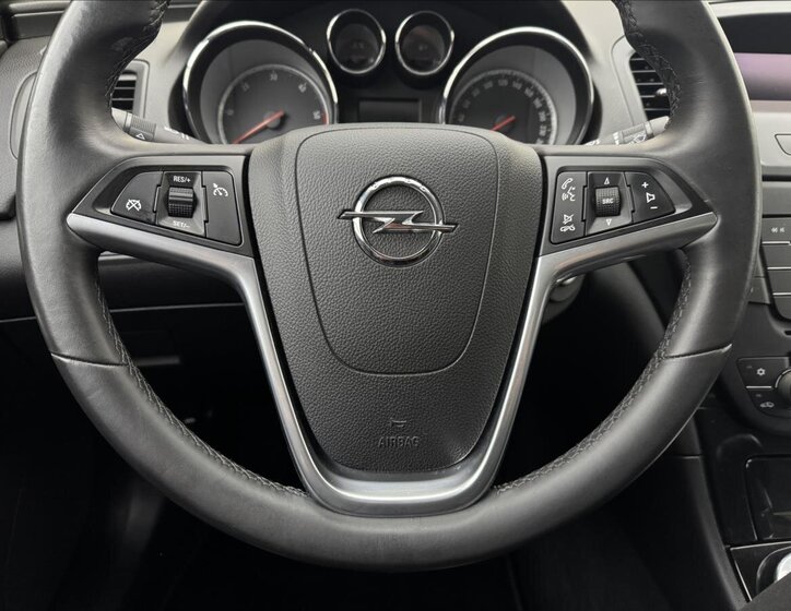 Opel Insignia Sedan / Limuzína 2,0 l 118 kw