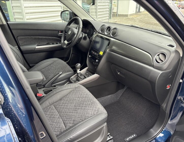 Suzuki Vitara SUV / Terénní 1,4 l 81 kw