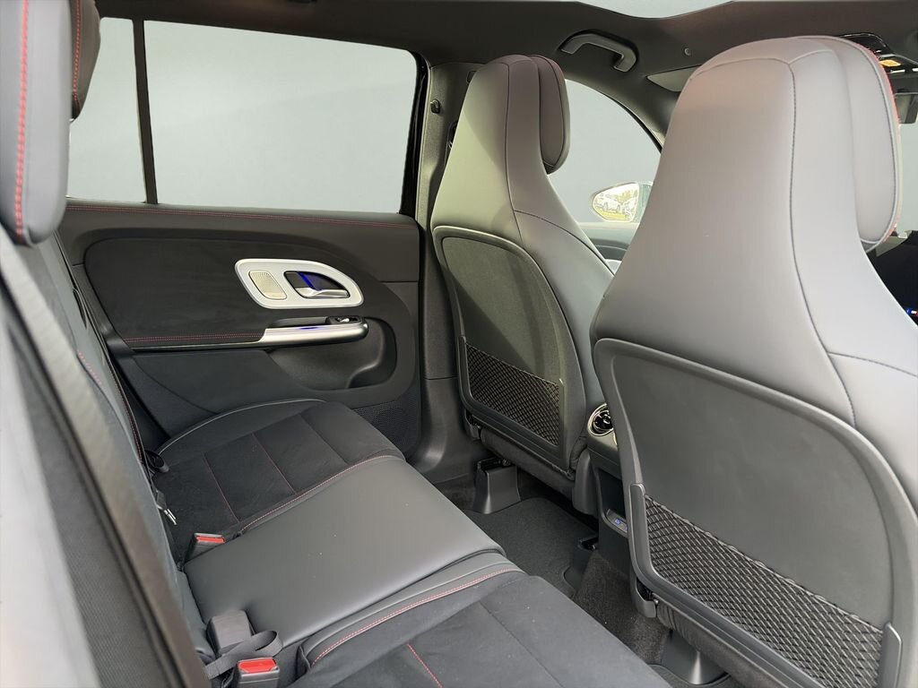 Mercedes-Benz GLB SUV / Terénní 0,0 260 kw