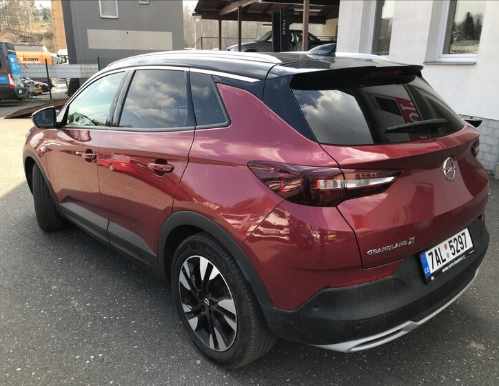 Opel Grandland X SUV / Terénní 1,2 l 96 kw