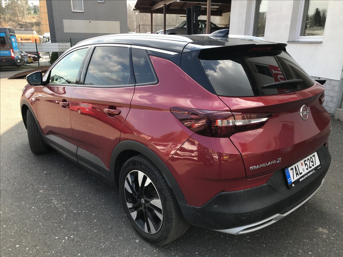 Opel Grandland X SUV / Terénní 1,2 l 96 kw